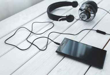 欧冠大胜后，才发现樊振东有多成功，12年前的贵人，帮了他一把