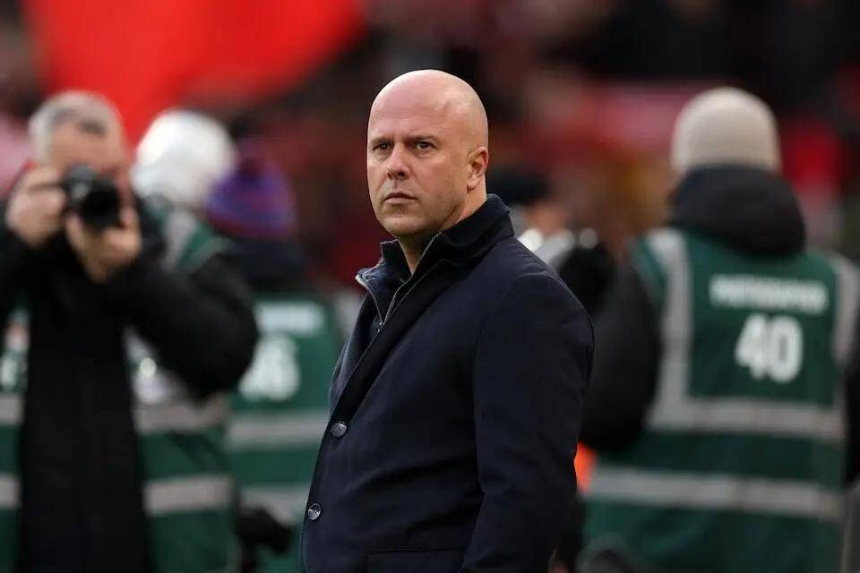 萨拉赫替补出场获安菲尔德掌声支持，斯洛特承认曾深入交谈：我们需要他